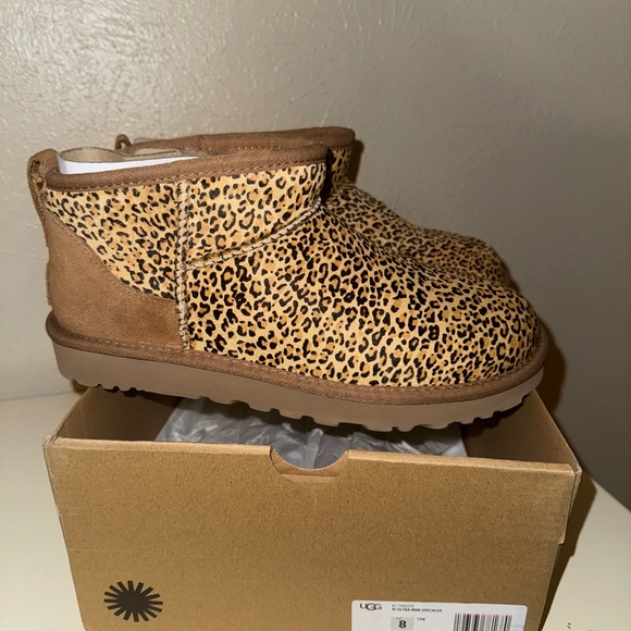 Ugg Ultra Mini Speckles Bootie - Picture 2 of 4